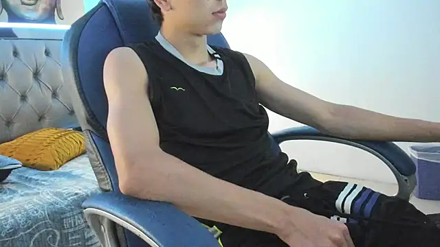 Snapshot of JackSwan18 chatting on December 20, 2025, 7:32 pm JackSwan18 online show from December 20, 2025, 7:32 pm