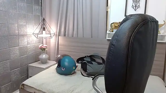 Snapshot of JackSwan18 chatting on December 21, 2025, 6:59 pm JackSwan18 online show from December 21, 2025, 6:59 pm