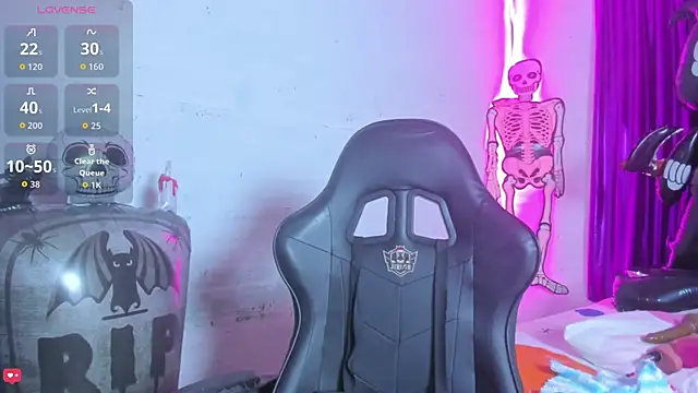 Snapshot of jonson- chatting on October 30, 2025, 10:43 pm jonson- online show from October 30, 2025, 10:43 pm