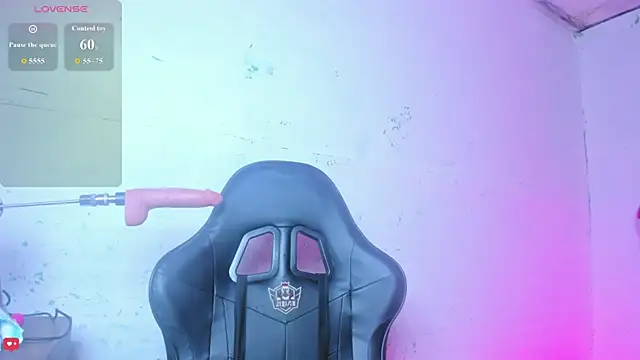 Snapshot of jonson- chatting on December 19, 2025, 10:28 pm jonson- online show from December 19, 2025, 10:28 pm