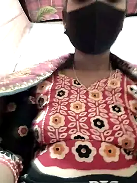 Snapshot of Etha-Moni chatting on December 3, 2024, 1:10 pm Etha-Moni online show from December 3, 2024, 1:10 pm