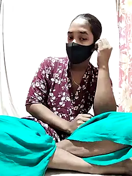 Snapshot of Etha-Moni chatting on December 7, 2024, 12:24 pm Etha-Moni online show from December 7, 2024, 12:24 pm