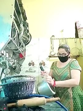 heenage online show from February 26, 2026, 9:19 am