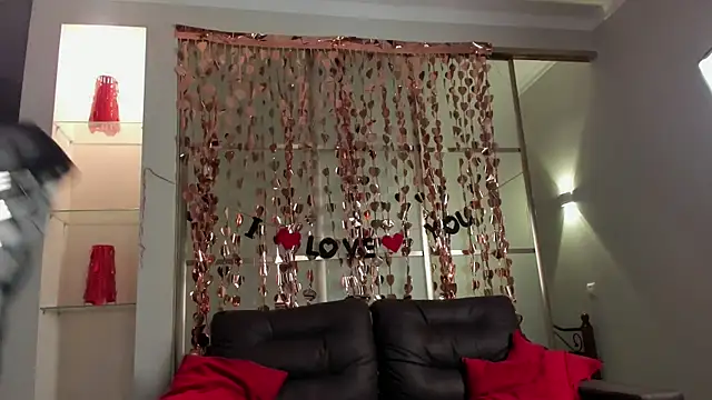 Snapshot of Emma_Flin chatting on February 25, 2026, 4:44 am Emma Flin online show from February 25, 2026, 4:44 am