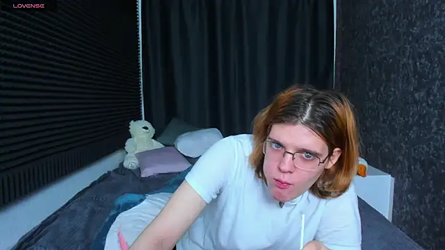 KIKI Krash online show from February 17, 2025, 1:10 pm