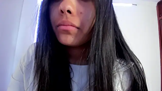 Snapshot of anniesweet- chatting on April 20, 2026, 1:25 pm anniesweet- online show from April 20, 2026, 1:25 pm