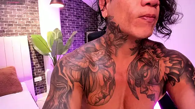 Snapshot of Dantesuarez28 chatting on January 11, 2026, 9:25 am Dantesuarez28 online show from January 11, 2026, 9:25 am