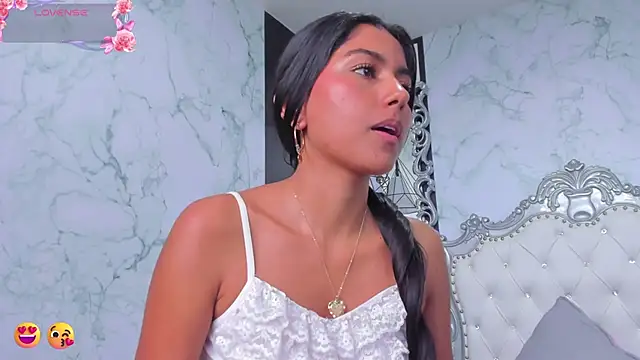 Emmy Cute18 online show from January 4, 2025, 2:25 pm