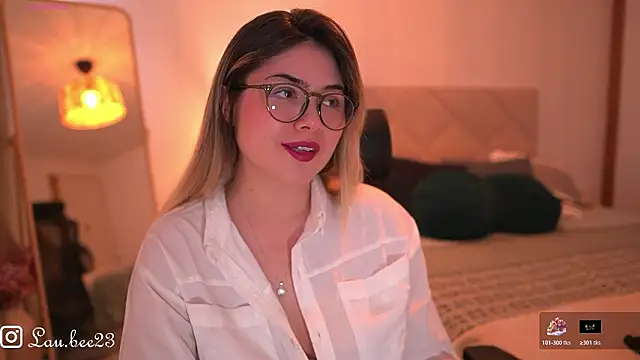 Snapshot of Lau_Bee chatting on February 1, 2026, 4:49 pm Lau Bee online show from February 1, 2026, 4:49 pm