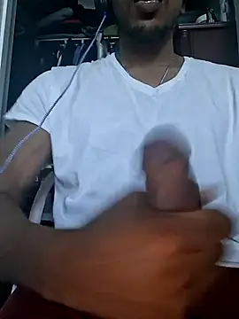 Snapshot of bigboytoy912 chatting on May 5, 2026, 9:12 pm bigboytoy912 online show from May 5, 2026, 9:12 pm