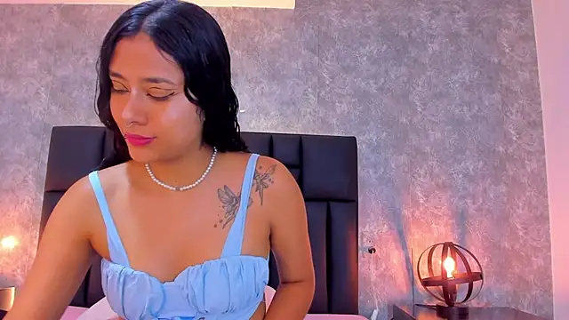 laura smith33 online show from February 25, 2025, 2:22 pm