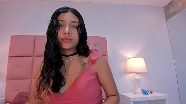 laura smith33 online show from March 12, 2025, 2:34 pm