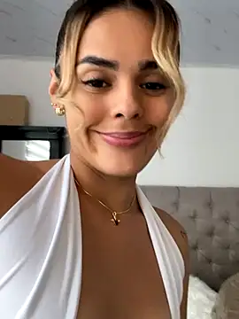 ZoeJohnsoon online show from November 1, 2025, 6:54 pm