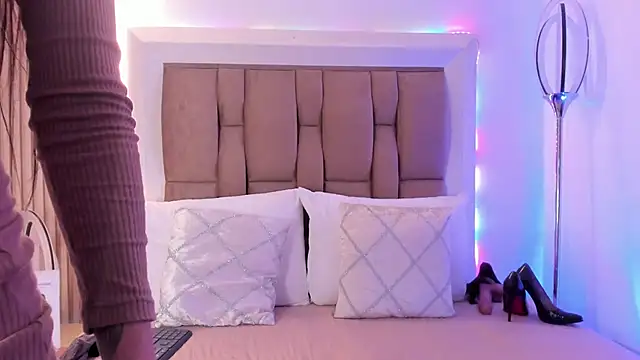 Snapshot of Clarisse28 chatting on November 27, 2025, 2:13 am Clarisse28 online show from November 27, 2025, 2:13 am