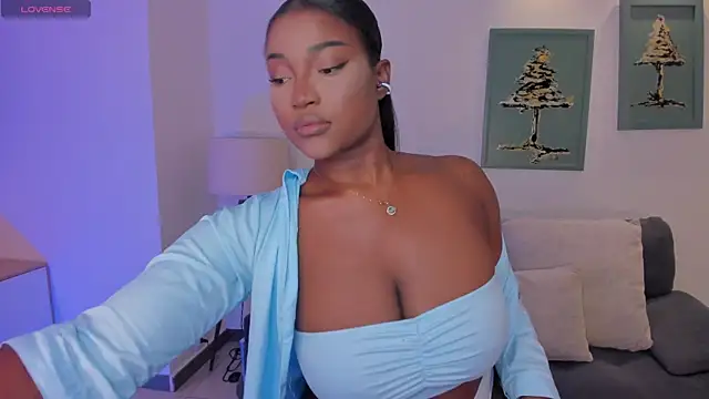 SavannahStorm online show from May 7, 2026, 8:25 pm