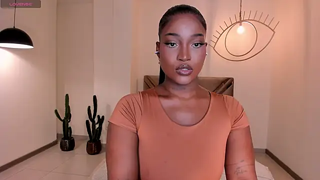 SavannahStorm online show from May 26, 2026, 7:32 pm