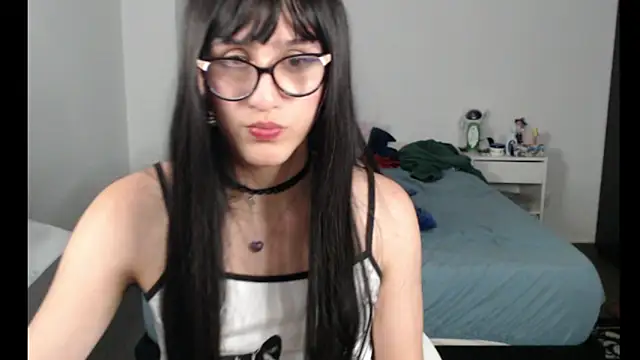 Snapshot of Alice_love29 chatting on December 16, 2025, 6:51 am Alice love29 online show from December 16, 2025, 6:51 am