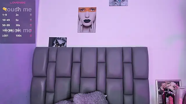 Sophia Lemos online show from March 11, 2025, 1:34 pm