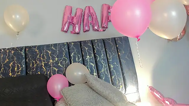 Sophia Lemos online show from October 3, 2025, 1:52 pm