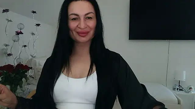 Helena7077 online show from February 19, 2025, 11:25 pm