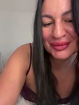 Helena7077 online show from November 13, 2025, 11:09 am