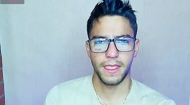 Leandro valenzuela online show from March 4, 2025, 9:54 pm