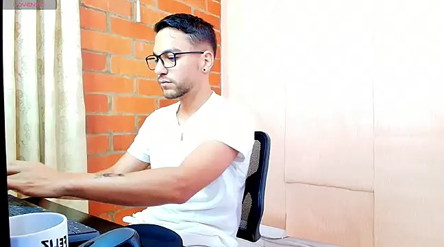 Leandro valenzuela online show from March 11, 2025, 2:40 pm