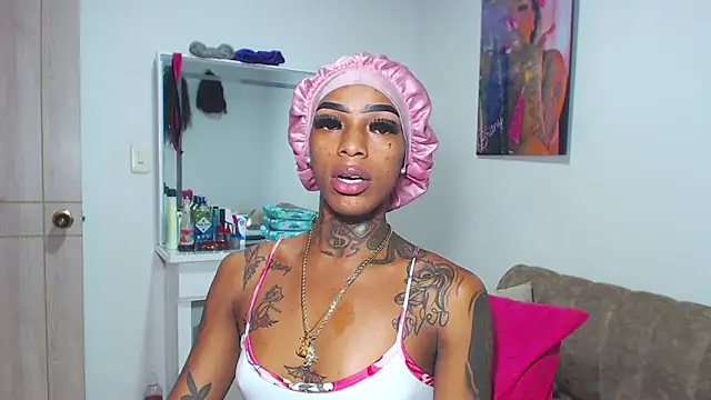 Snapshot of badgirls_cx chatting on February 4, 2026, 3:40 pm badgirls cx online show from February 4, 2026, 3:40 pm