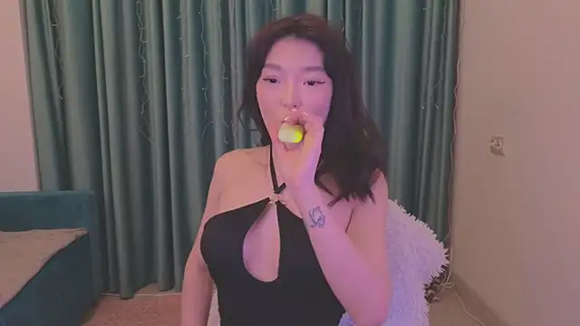 Snapshot of AudreyMell chatting on January 6, 2025, 2:36 pm AudreyMell online show from January 6, 2025, 2:36 pm