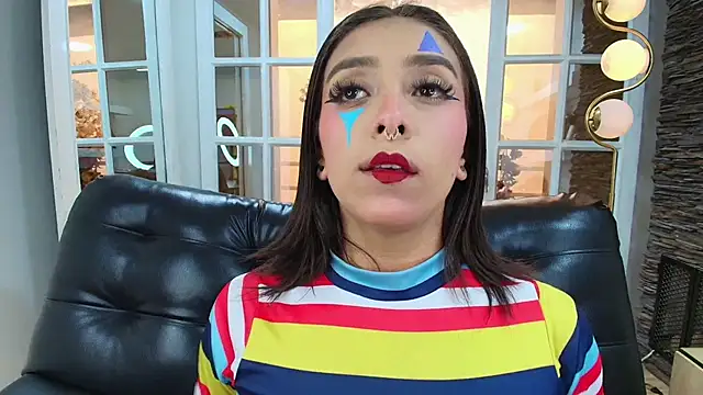 Snapshot of miss_collins chatting on December 4, 2025, 5:43 pm miss collins online show from December 4, 2025, 5:43 pm