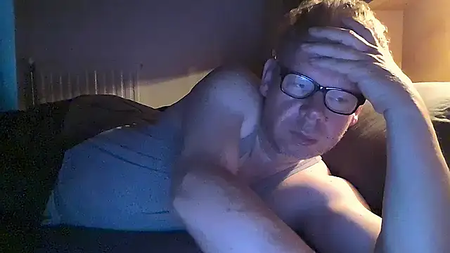 kinkyslet8 online show from June 14, 2026, 5:20 am