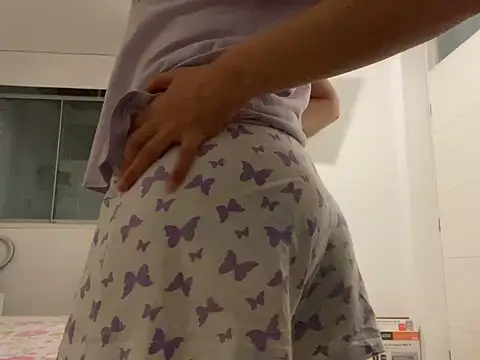 ForeverLola2024 online show from December 19, 2024, 3:18 am