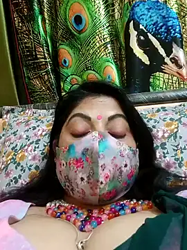 Snapshot of Ratna-777 chatting on February 3, 2025, 9:39 pm Ratna-777 online show from February 3, 2025, 9:39 pm