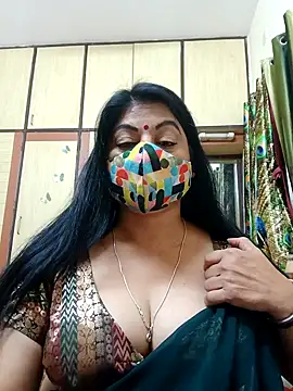 Snapshot of Ratna-777 chatting on March 7, 2025, 9:27 pm Ratna-777 online show from March 7, 2025, 9:27 pm