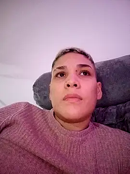 Snapshot of Charlee_pink chatting on December 6, 2024, 9:21 am Charlee pink online show from December 6, 2024, 9:21 am