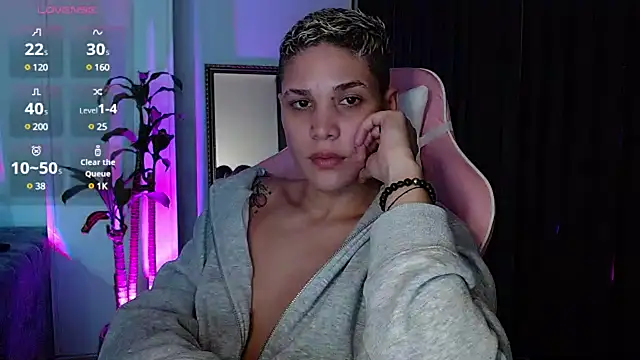 Snapshot of Charlee_pink chatting on December 16, 2024, 7:26 am Charlee pink online show from December 16, 2024, 7:26 am