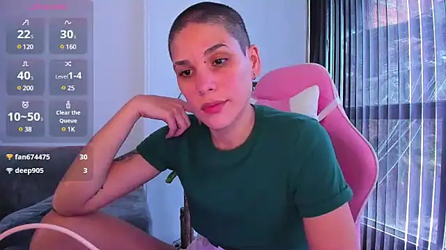 Snapshot of Charlee_pink chatting on December 22, 2024, 4:17 pm Charlee pink online show from December 22, 2024, 4:17 pm
