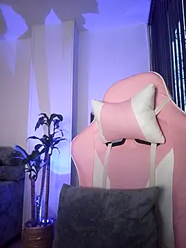 Snapshot of Charlee_pink chatting on January 5, 2025, 11:01 pm Charlee pink online show from January 5, 2025, 11:01 pm