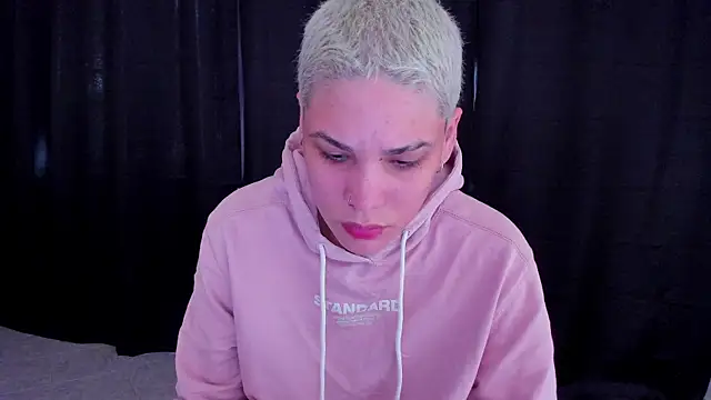 Snapshot of Charlee_pink chatting on September 12, 2025, 6:08 pm Charlee pink online show from September 12, 2025, 6:08 pm