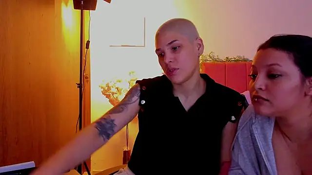 Charlee pink online show from March 22, 2026, 8:29 am