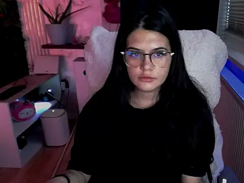 Snapshot of Michellekitty chatting on November 29, 2025, 11:02 am Michellekitty online show from November 29, 2025, 11:02 am