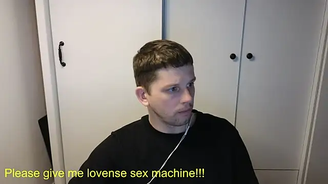 Snapshot of BigL0ve chatting on April 23, 2026, 3:03 pm BigL0ve online show from April 23, 2026, 3:03 pm
