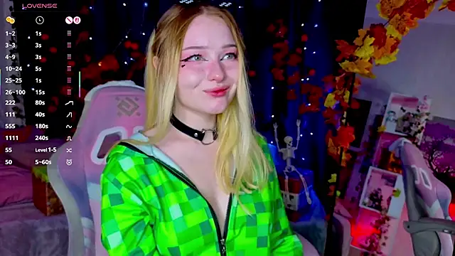 Snapshot of ElswythCovil chatting on October 29, 2025, 4:04 am ElswythCovil online show from October 29, 2025, 4:04 am