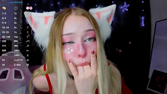 Snapshot of ElswythCovil chatting on December 23, 2025, 4:10 am ElswythCovil online show from December 23, 2025, 4:10 am