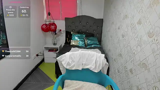 Abrillee1 online show from March 13, 2025, 2:44 pm