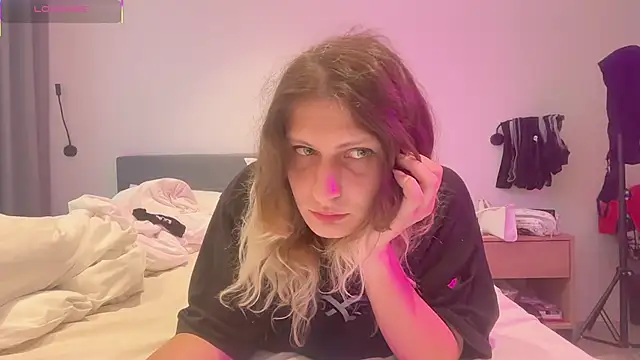 Alice Pinkhead online show from November 10, 2025, 10:14 am