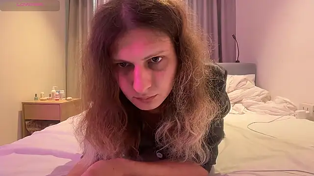 Alice Pinkhead online show from April 7, 2026, 9:21 am