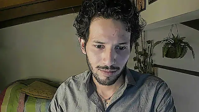 Nicholasrodrii online show from June 11, 2026, 8:40 pm
