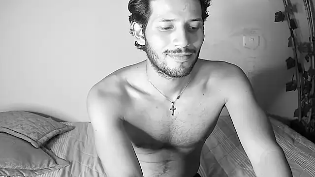 Nicholasrodrii online show from June 12, 2026, 11:35 pm
