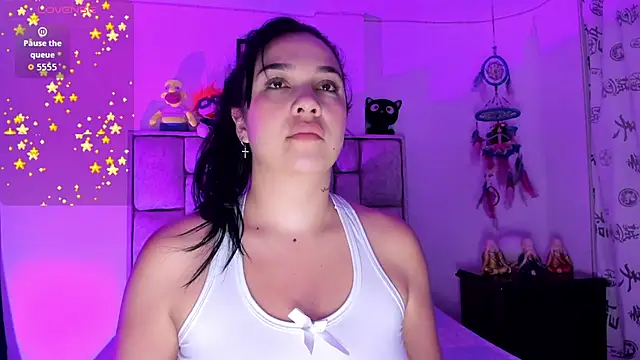 brianaGuzman online show from December 3, 2025, 9:29 am